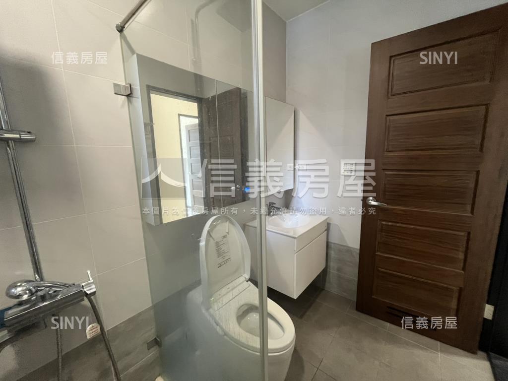 輕奢暖白．質感兩房房屋室內格局與周邊環境