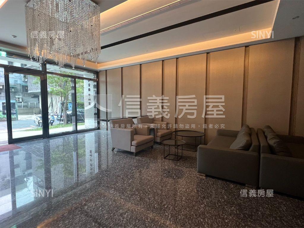 輕奢暖白．質感兩房房屋室內格局與周邊環境