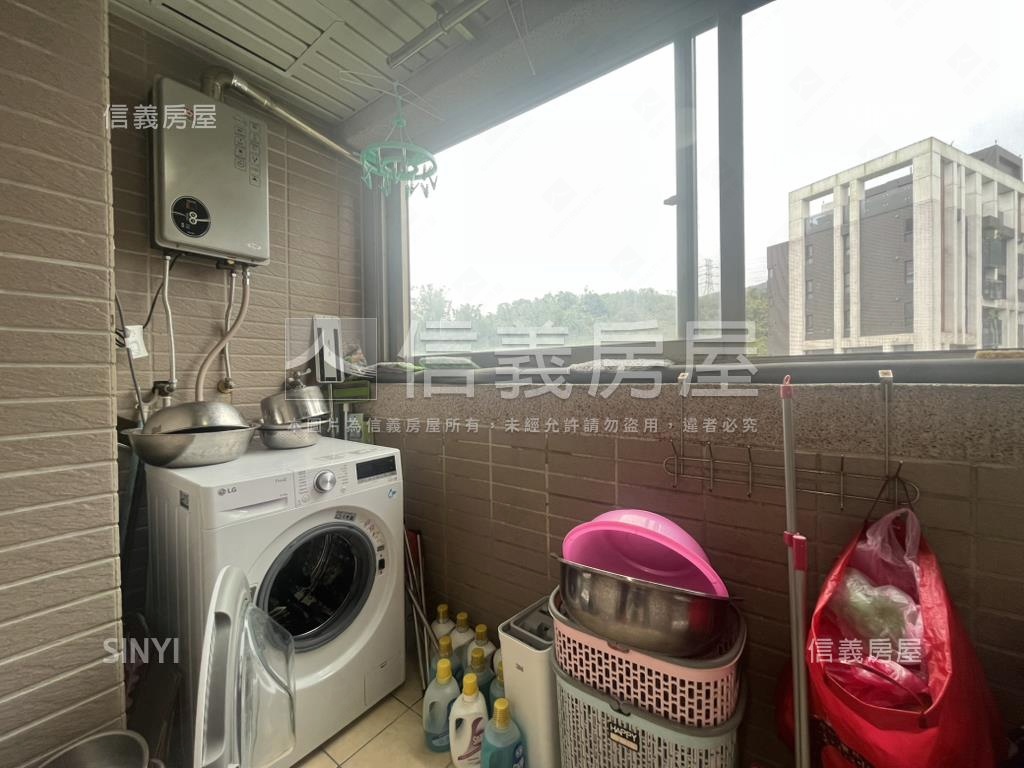 帝寶花園珍藏高樓３房車位房屋室內格局與周邊環境
