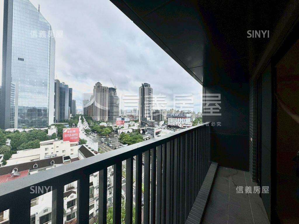 Ｖ市政七期優質三房平車位房屋室內格局與周邊環境