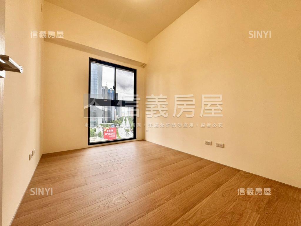Ｖ市政七期優質三房平車位房屋室內格局與周邊環境