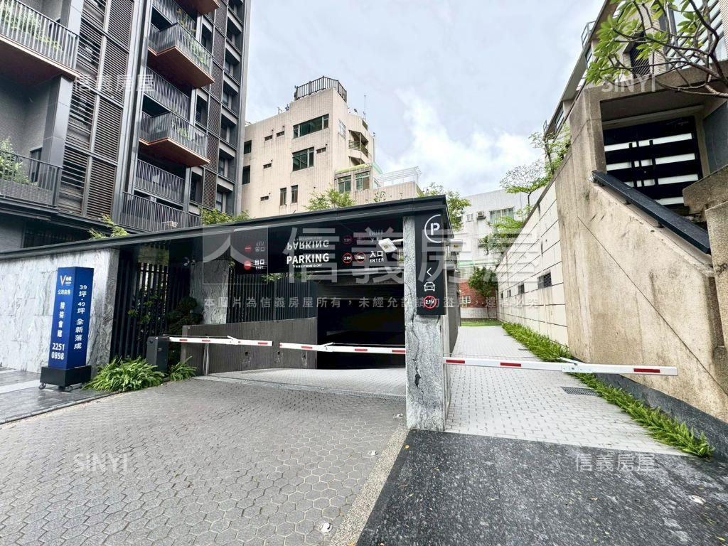 Ｖ市政七期優質三房平車位房屋室內格局與周邊環境