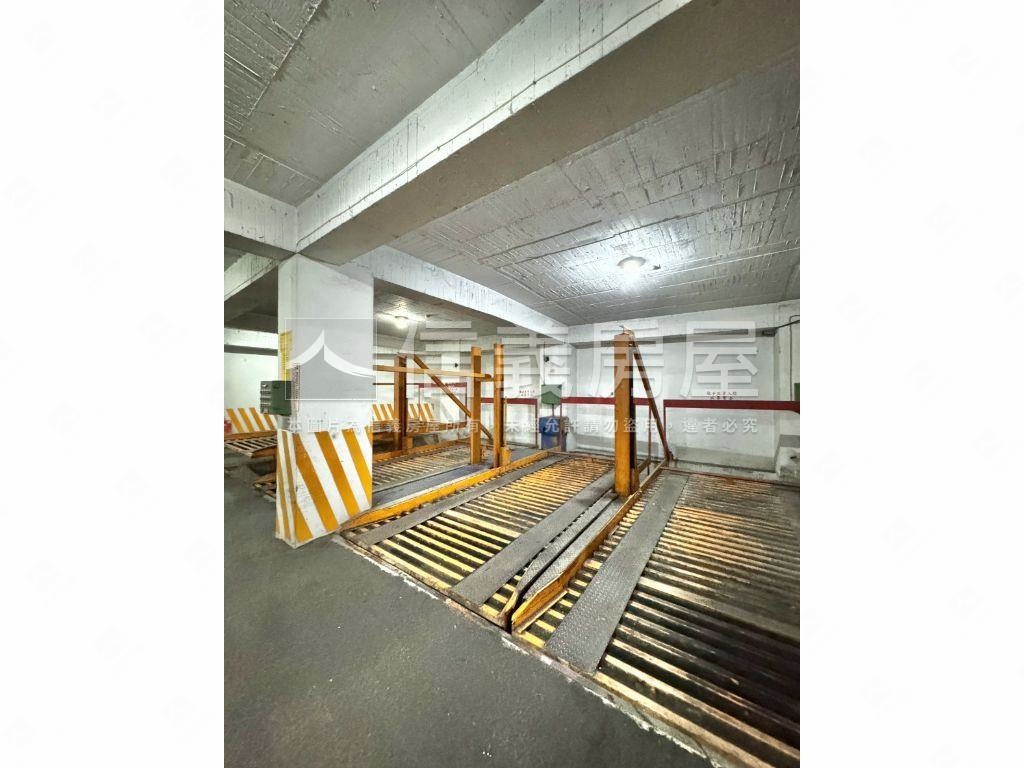 雙橡園三房近文心崇德捷運房屋室內格局與周邊環境