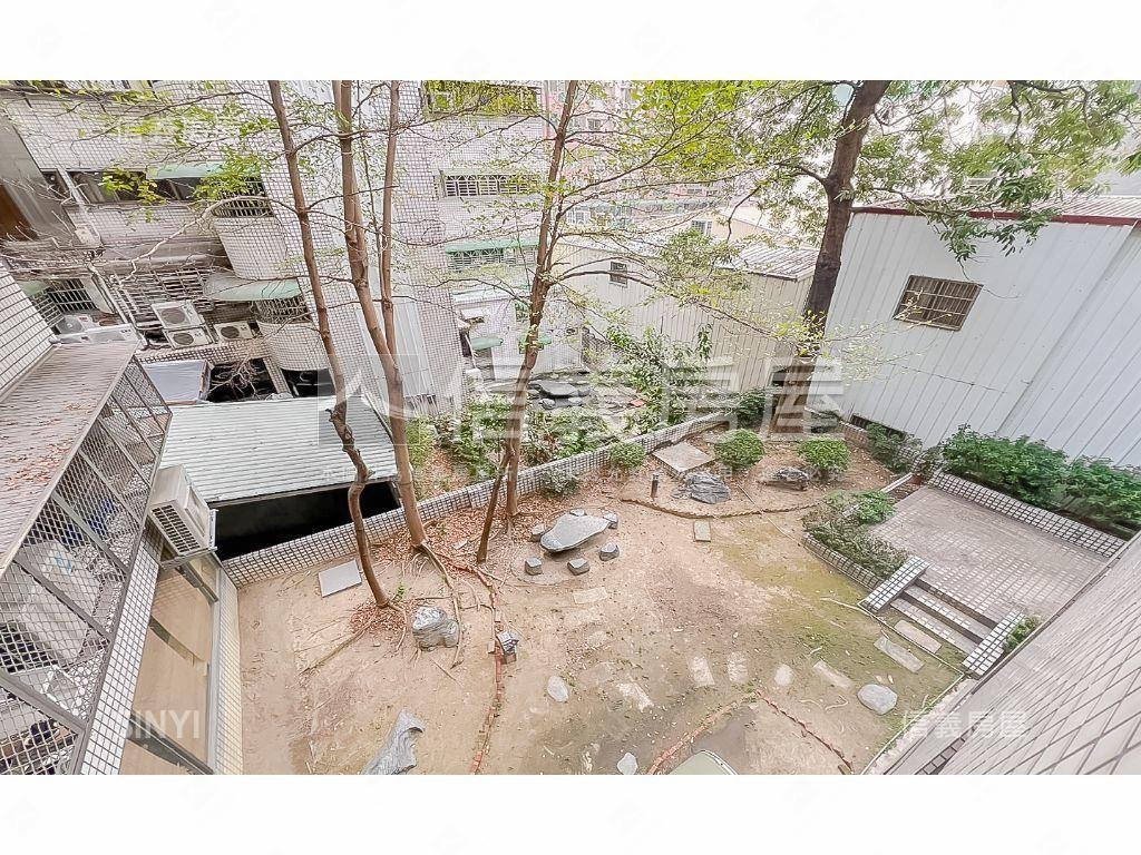 雙橡園三房近文心崇德捷運房屋室內格局與周邊環境
