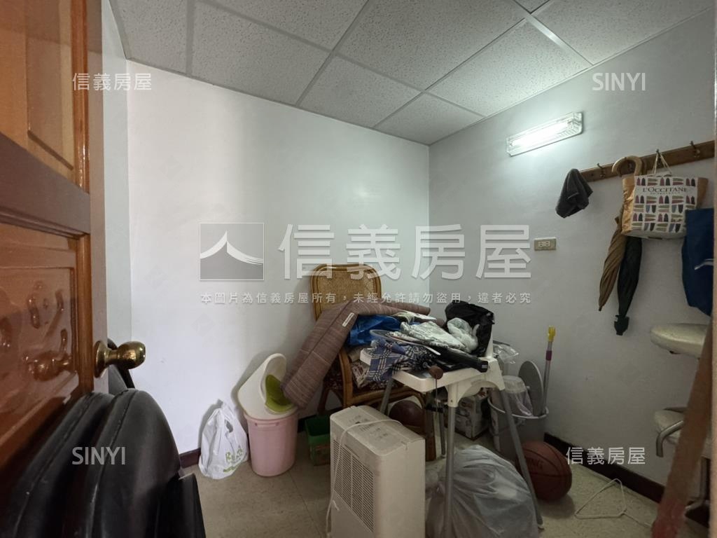新生北電梯華廈２房房屋室內格局與周邊環境