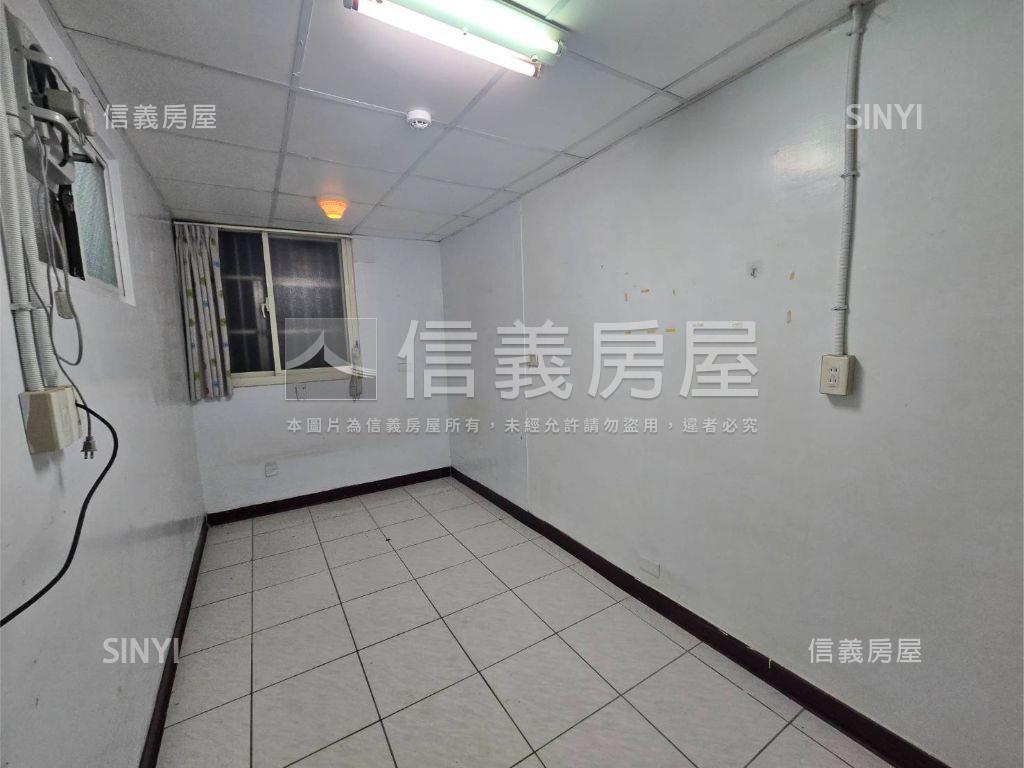 新莊輔大旁透天房屋室內格局與周邊環境