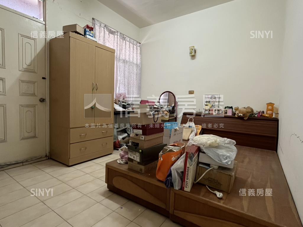 新興路醒目店住透天房屋室內格局與周邊環境