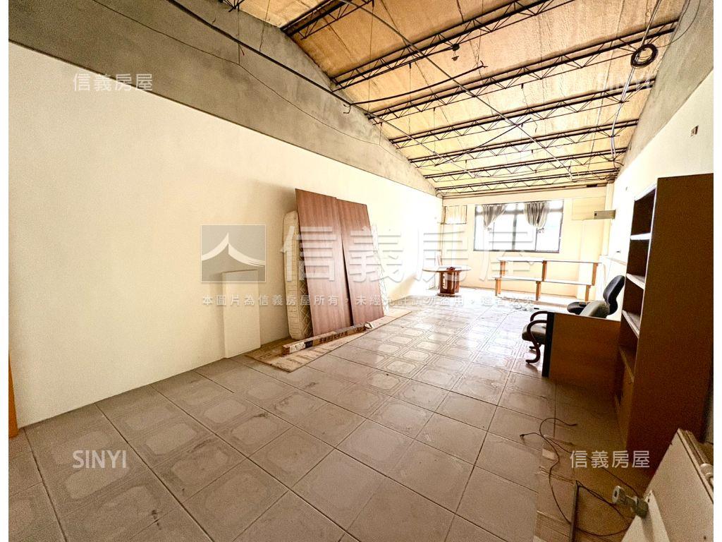 Ａ案水湳經貿臨路透天房屋室內格局與周邊環境
