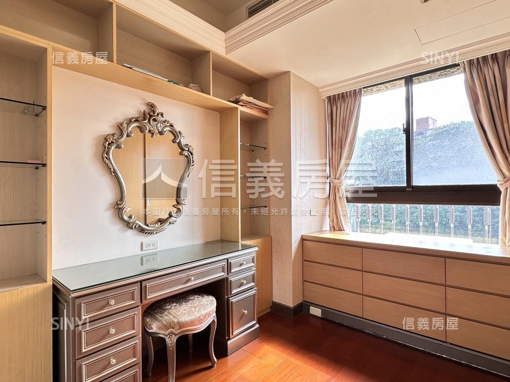 水世紀山河美景豪邸房屋室內格局與周邊環境