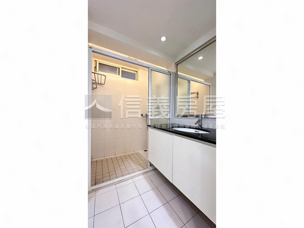 水世紀山河美景豪邸房屋室內格局與周邊環境