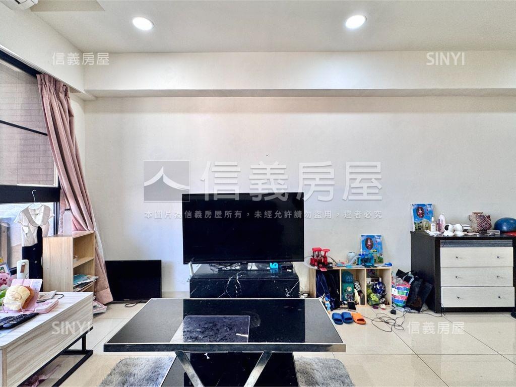 大河漾３面採光三房平車房屋室內格局與周邊環境