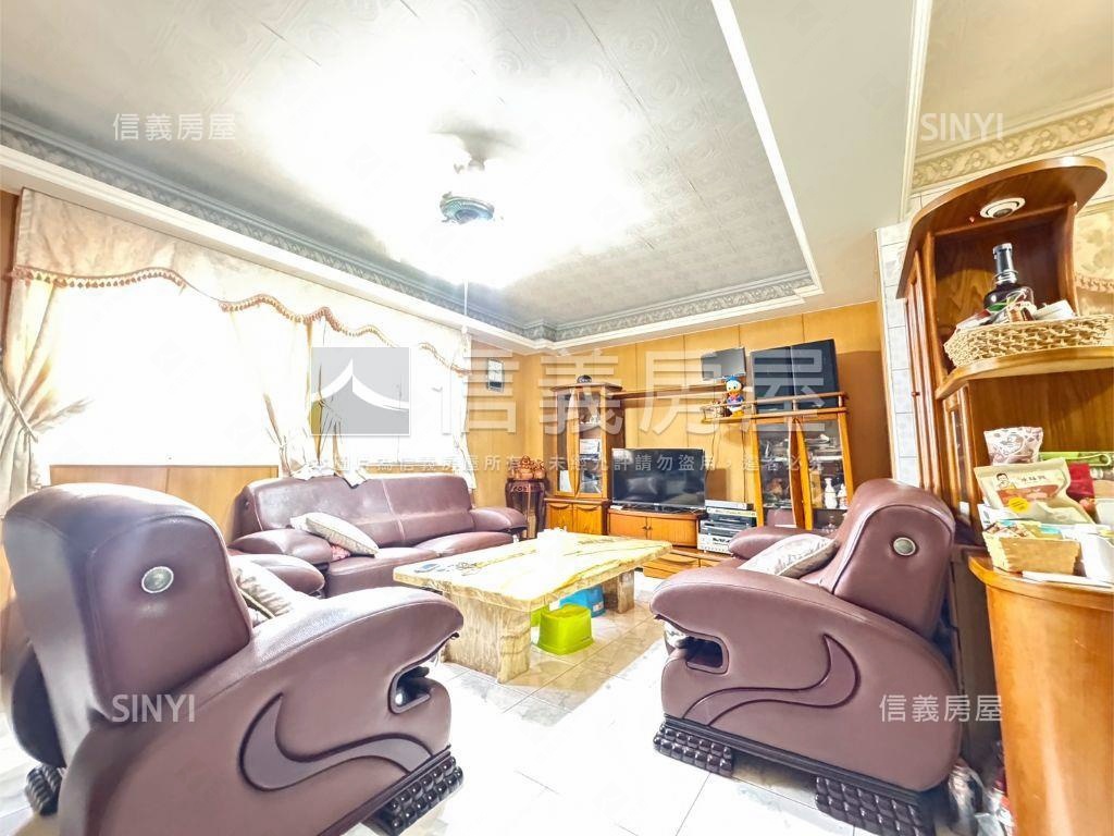 華鳳特區鎮北國小邊間透天房屋室內格局與周邊環境