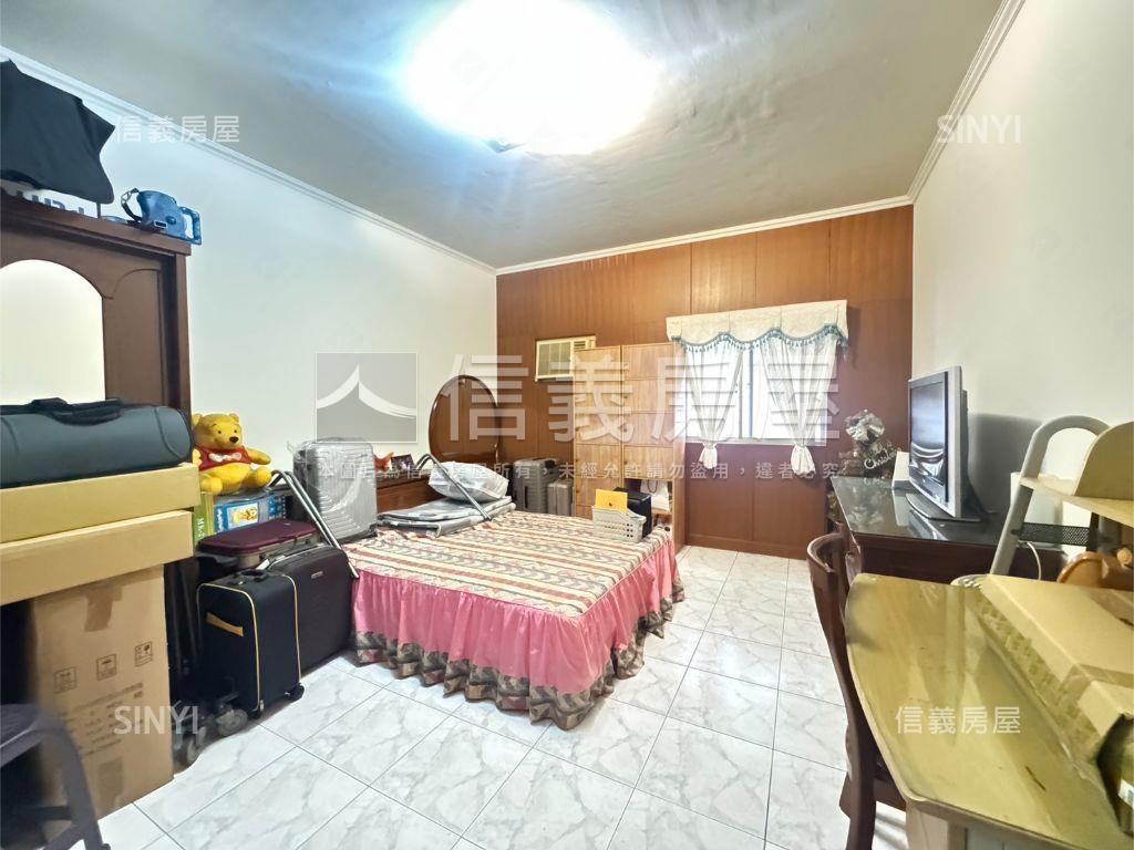 華鳳特區鎮北國小邊間透天房屋室內格局與周邊環境