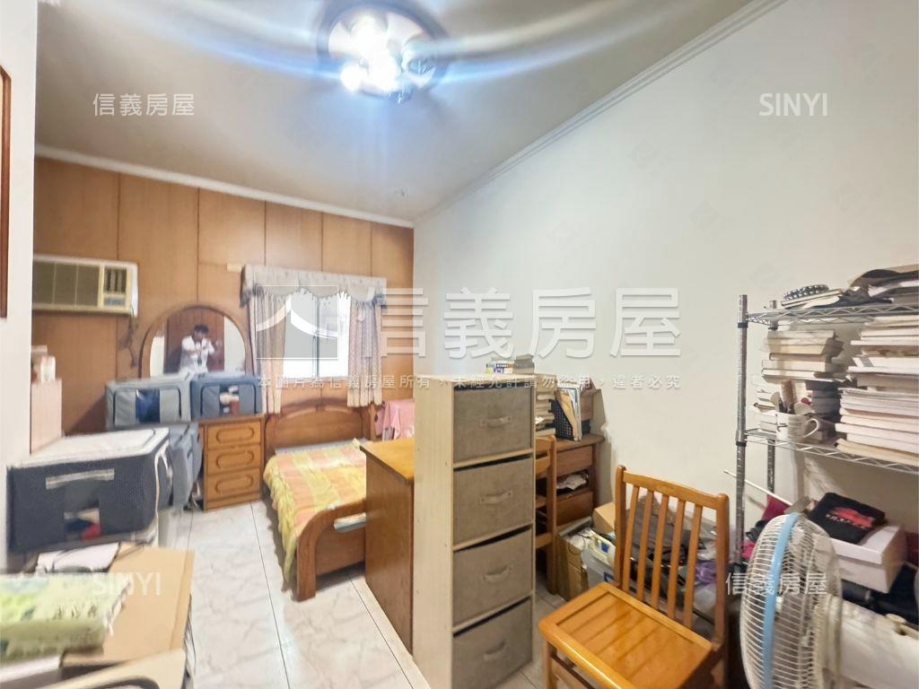 華鳳特區鎮北國小邊間透天房屋室內格局與周邊環境