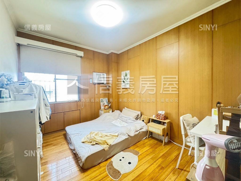 華鳳特區鎮北國小邊間透天房屋室內格局與周邊環境