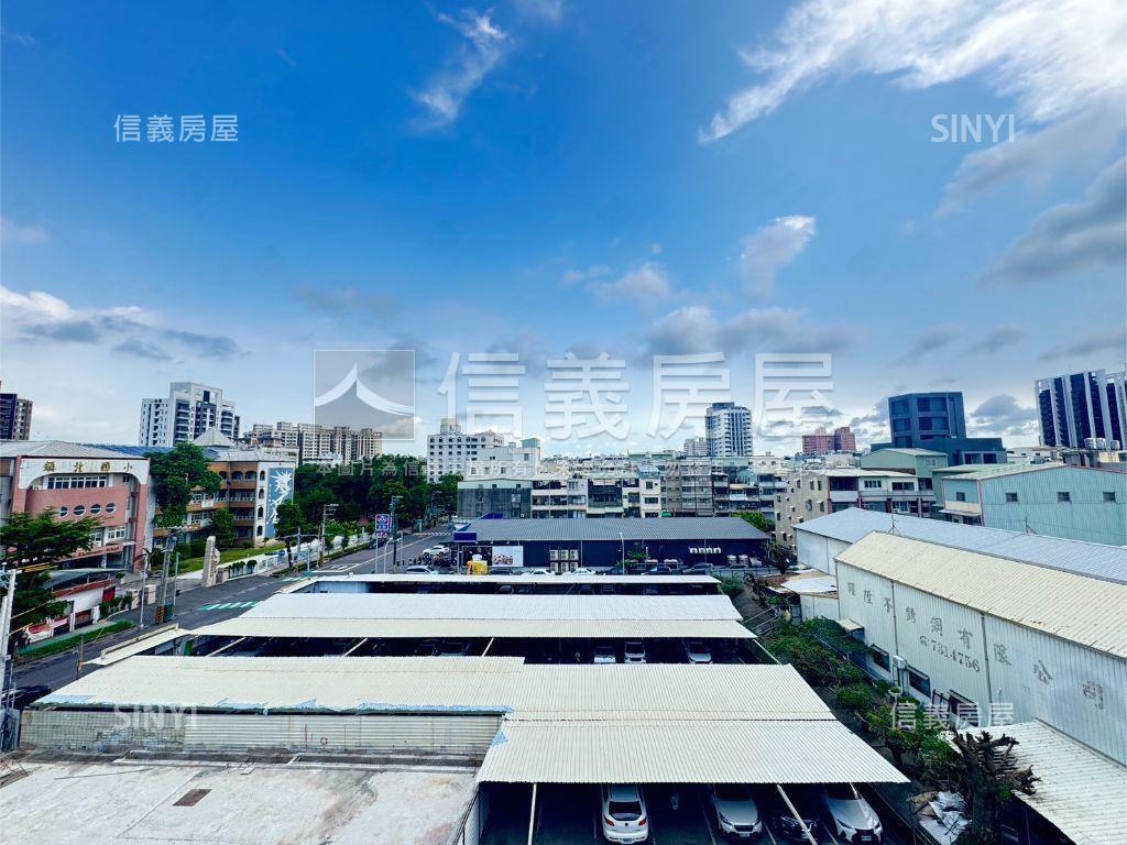 華鳳特區鎮北國小邊間透天房屋室內格局與周邊環境