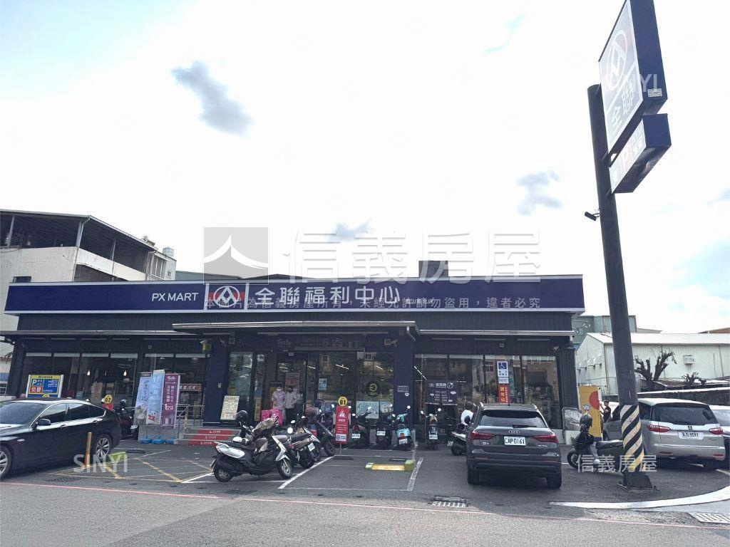 華鳳特區鎮北國小邊間透天房屋室內格局與周邊環境