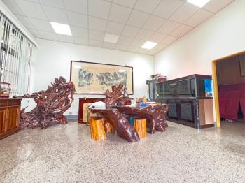 華鳳特區鎮北國小邊間透天