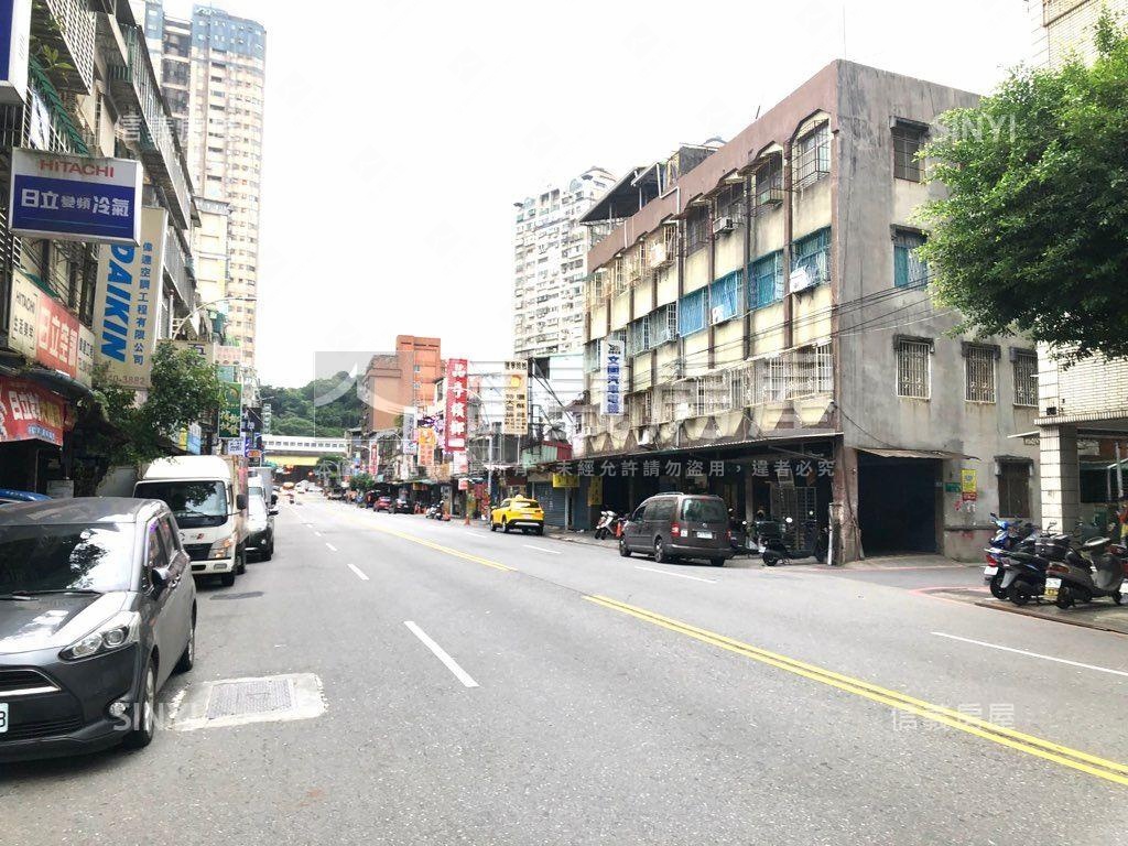 正成功路黃金店面房屋室內格局與周邊環境