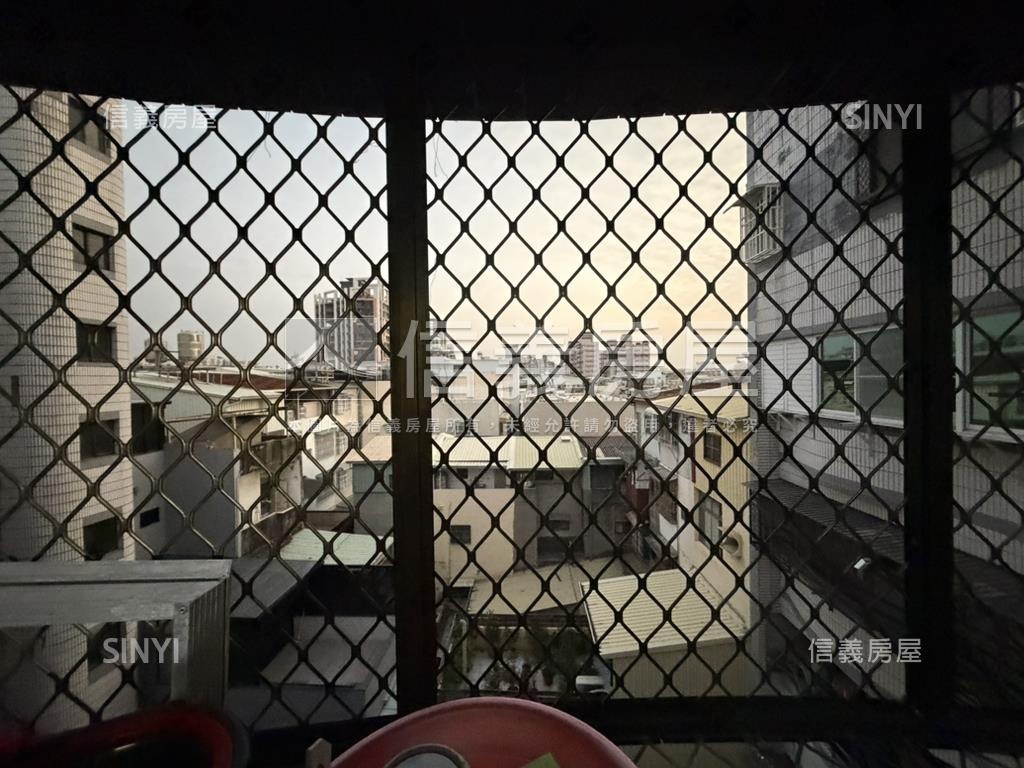 文藻鼎中路旁三房房屋室內格局與周邊環境