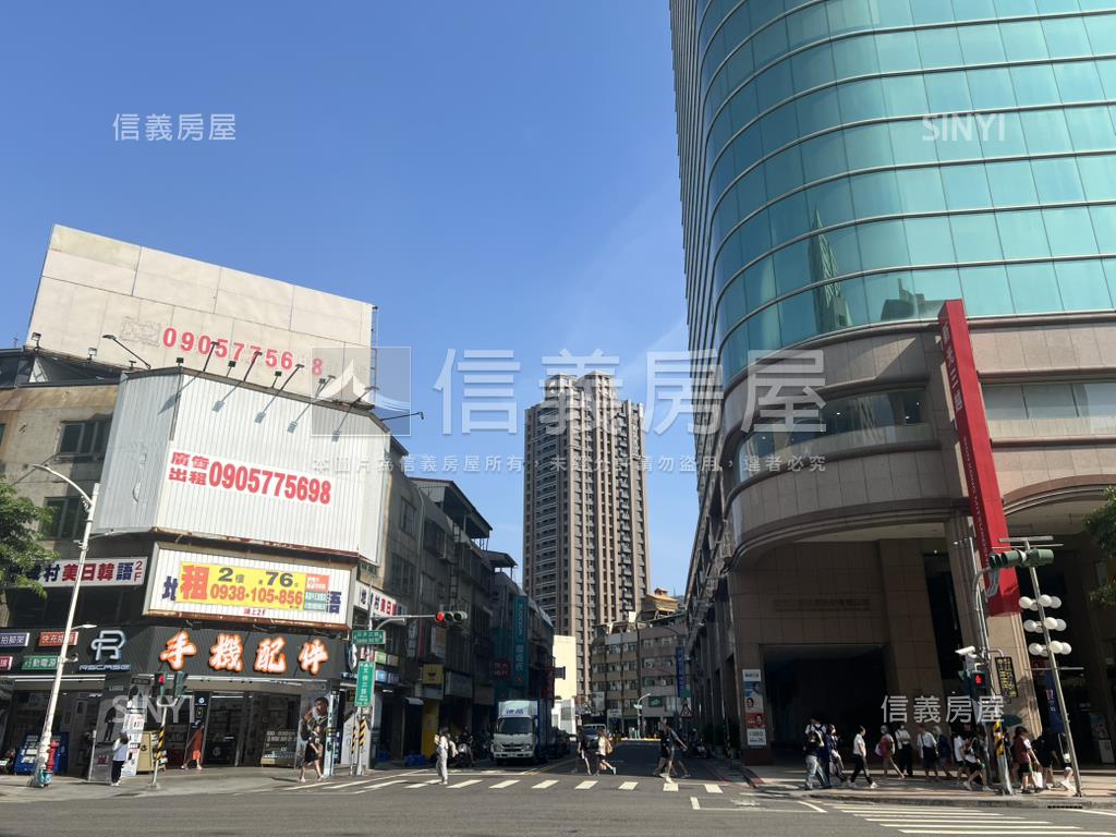 新光三越旁收租邊間店面房屋室內格局與周邊環境