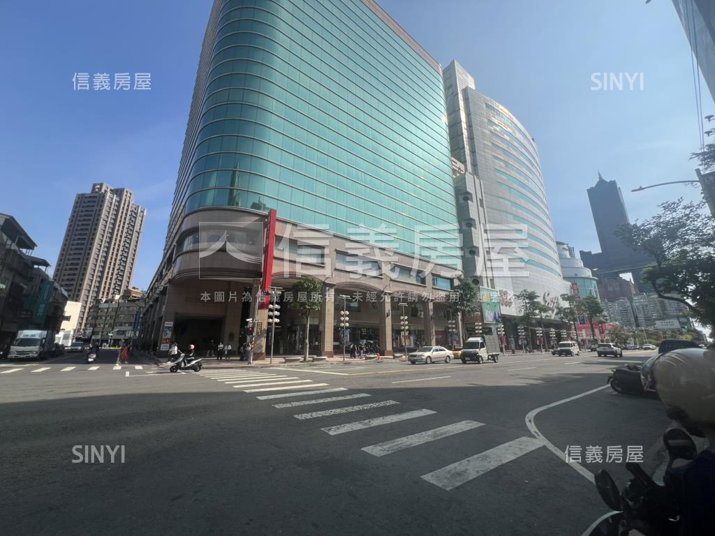 新光三越旁收租邊間店面房屋室內格局與周邊環境