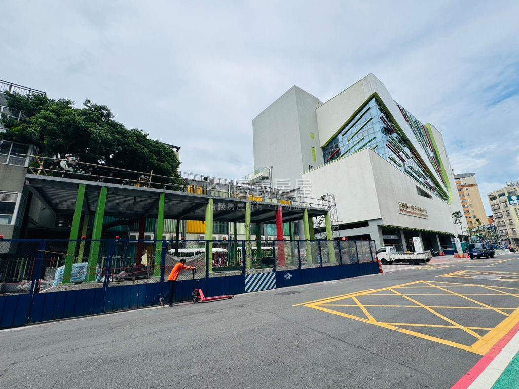 萬大路角間全聯金店面房屋室內格局與周邊環境