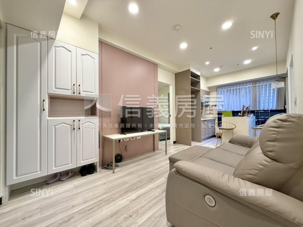 潤隆稀有露台質感兩房車位房屋室內格局與周邊環境