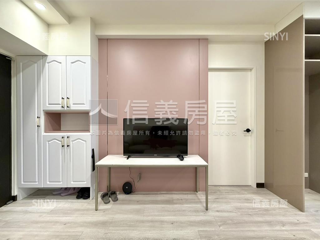 潤隆稀有露台質感兩房車位房屋室內格局與周邊環境