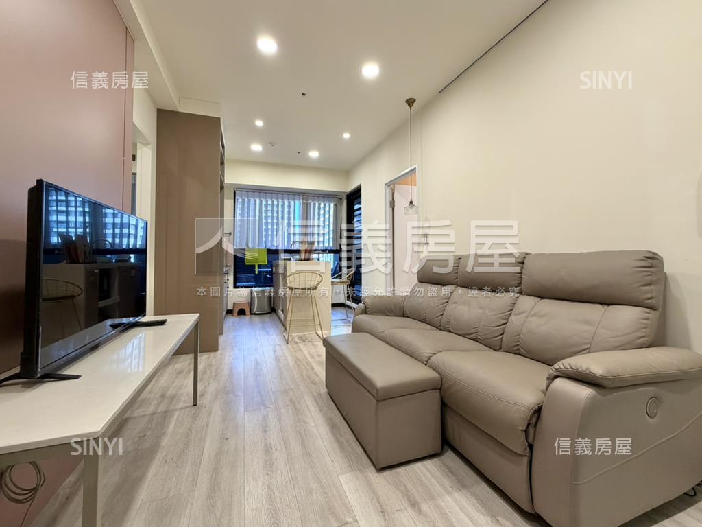 潤隆稀有露台質感兩房車位房屋室內格局與周邊環境