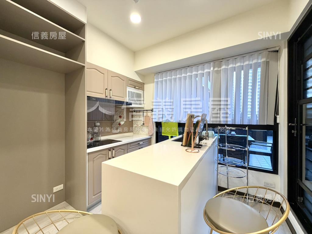 潤隆稀有露台質感兩房車位房屋室內格局與周邊環境