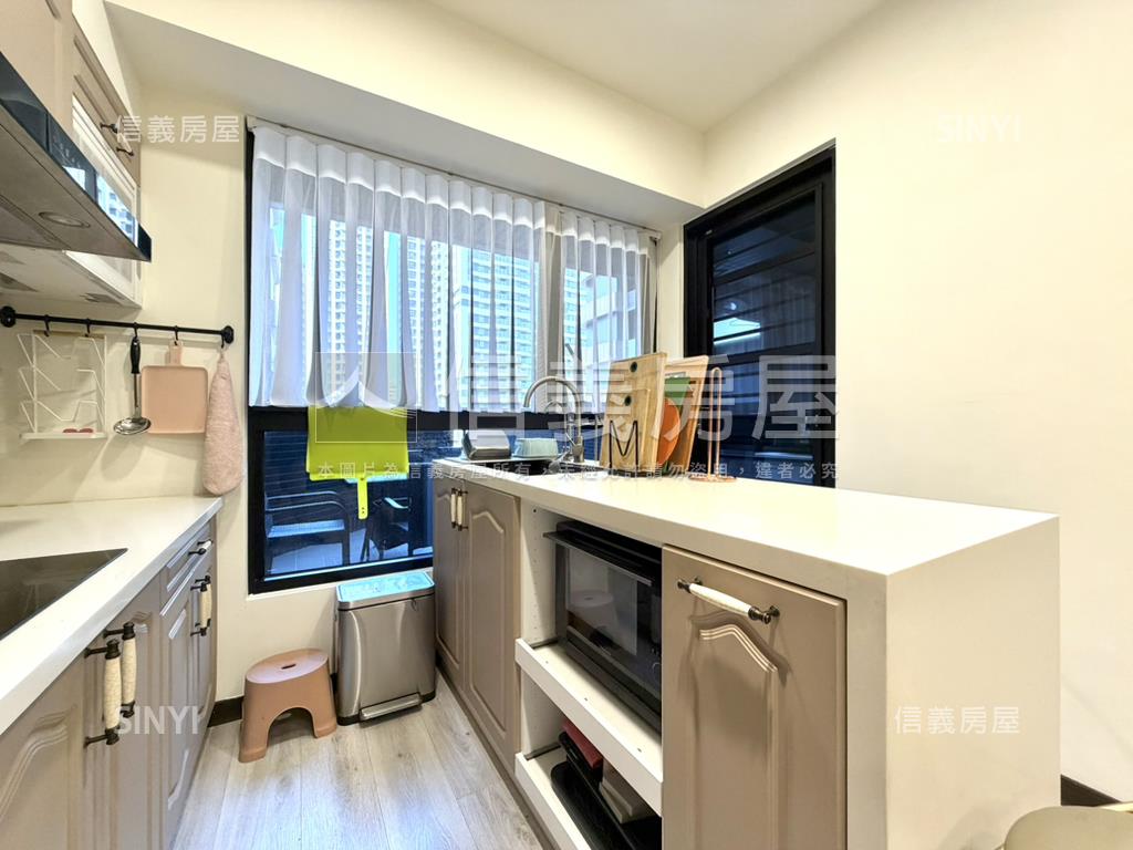 潤隆稀有露台質感兩房車位房屋室內格局與周邊環境