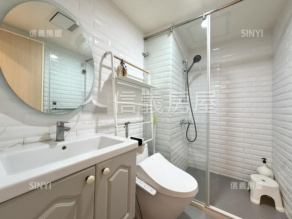 潤隆稀有露台質感兩房車位房屋室內格局與周邊環境