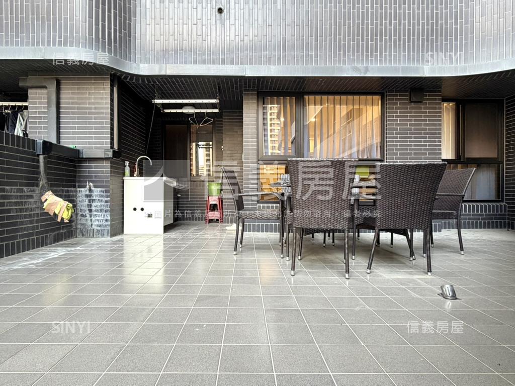 潤隆稀有露台質感兩房車位房屋室內格局與周邊環境