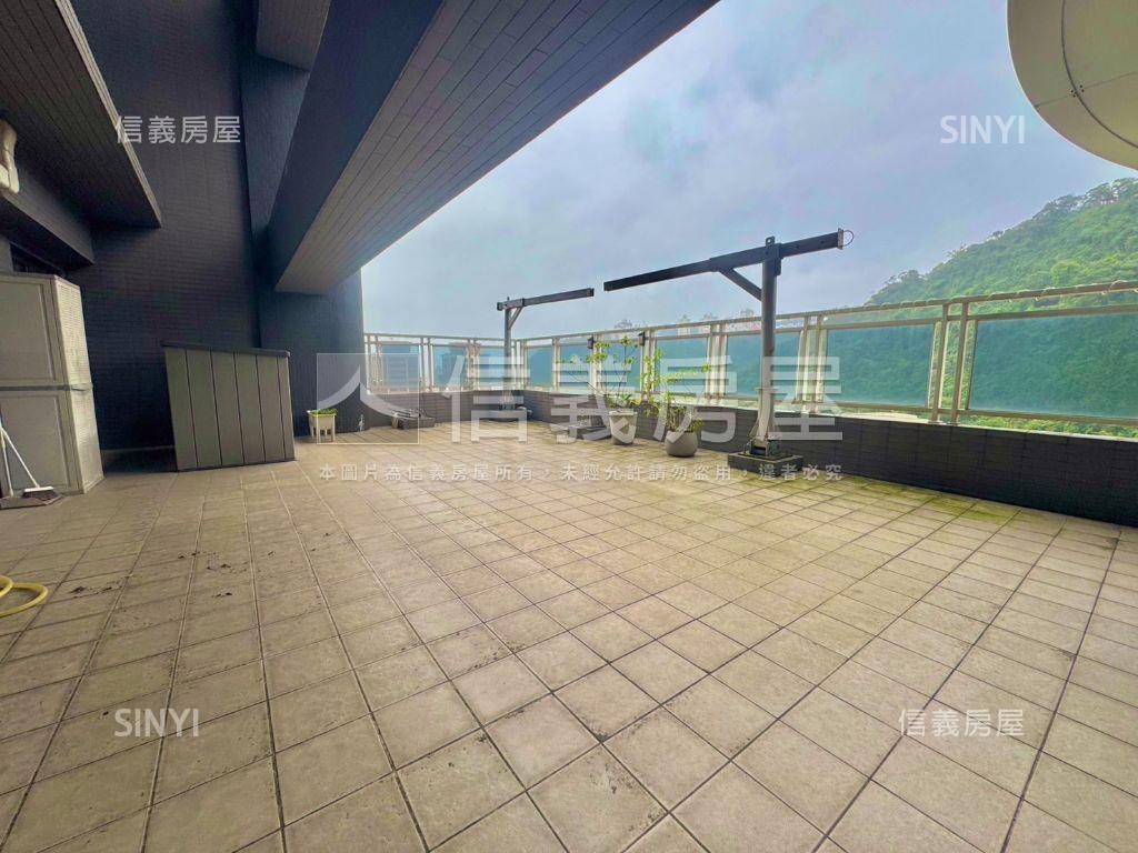 新店捷運露臺河景高樓房屋室內格局與周邊環境
