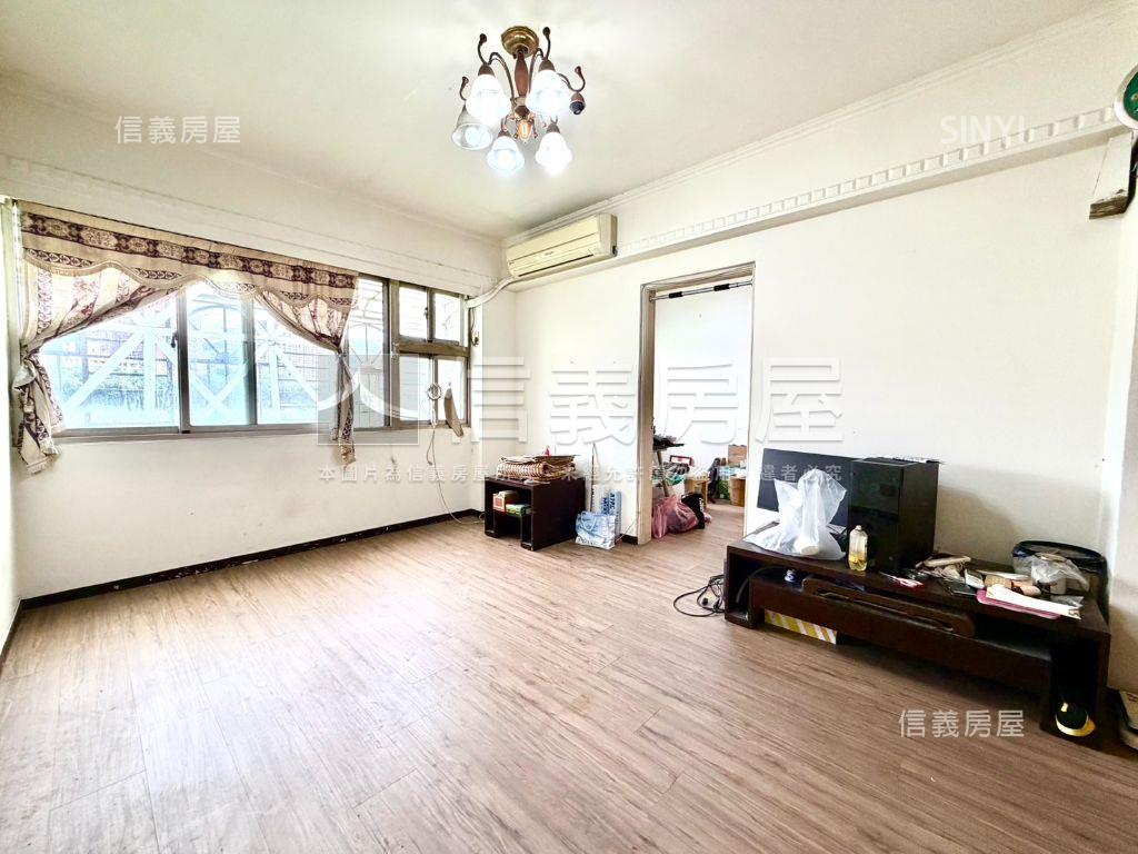 稀有釋出香榭巴黎河景４房房屋室內格局與周邊環境