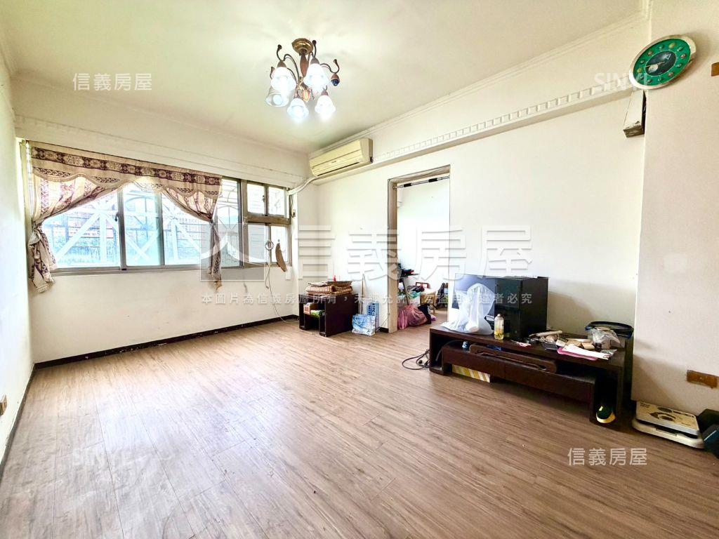 稀有釋出香榭巴黎河景４房房屋室內格局與周邊環境
