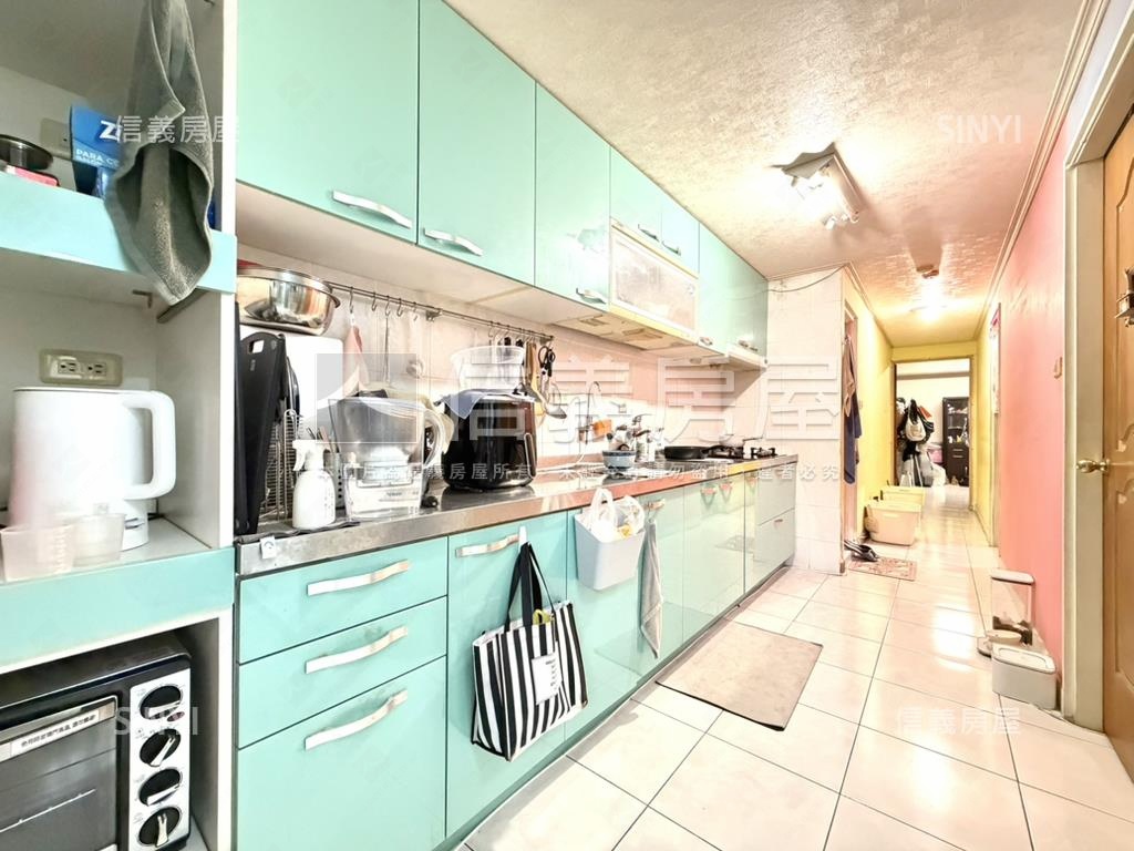 稀有學區三房車位房屋室內格局與周邊環境