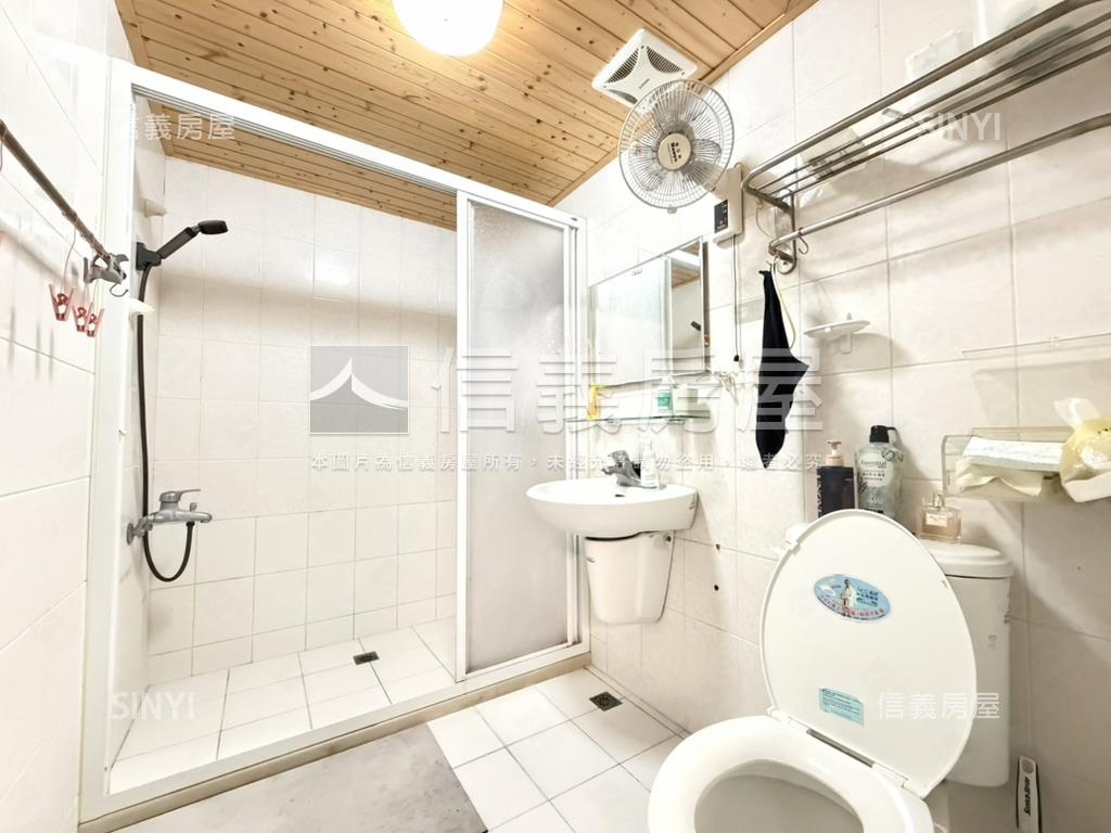 稀有學區三房車位房屋室內格局與周邊環境