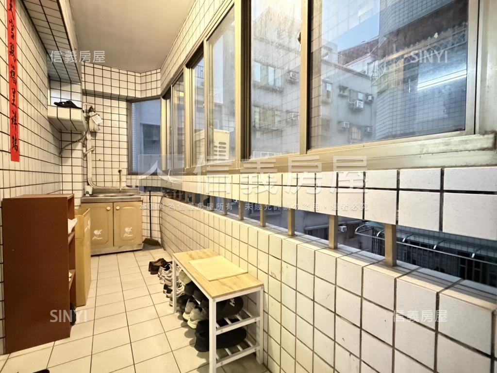中山國中三陽台邊間大三房房屋室內格局與周邊環境
