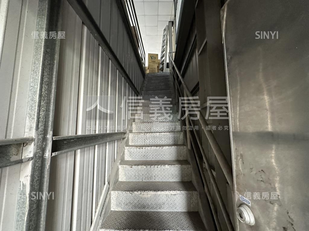 漢神洲際大面寬商一店面房屋室內格局與周邊環境