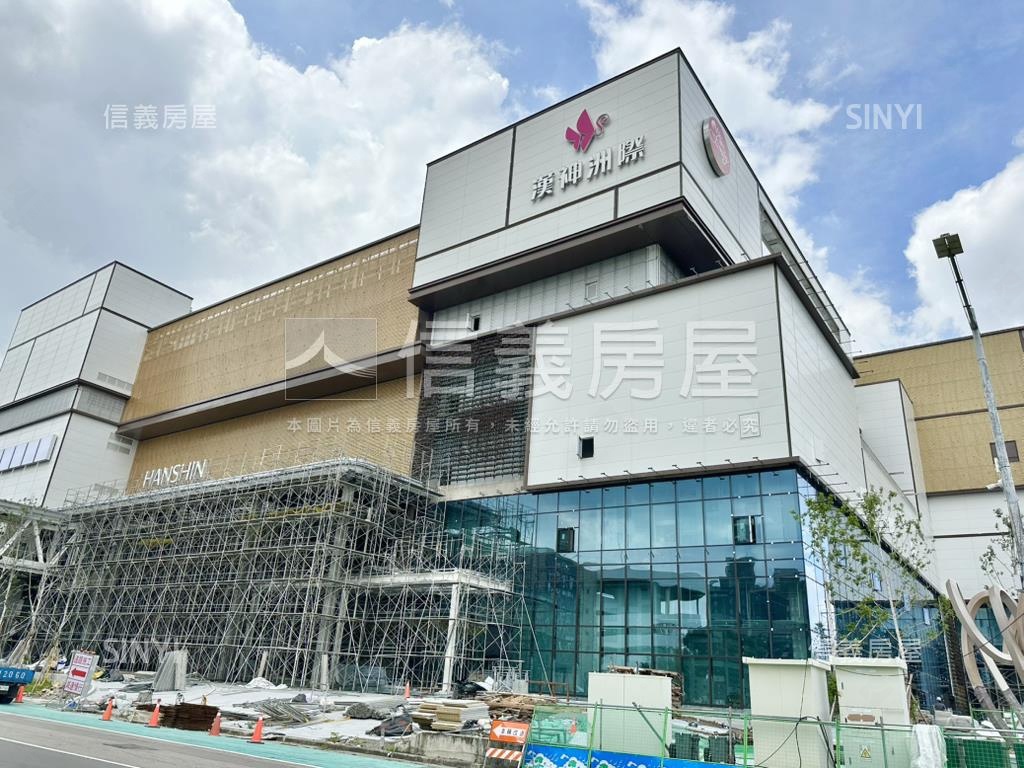 漢神洲際大面寬商一店面房屋室內格局與周邊環境