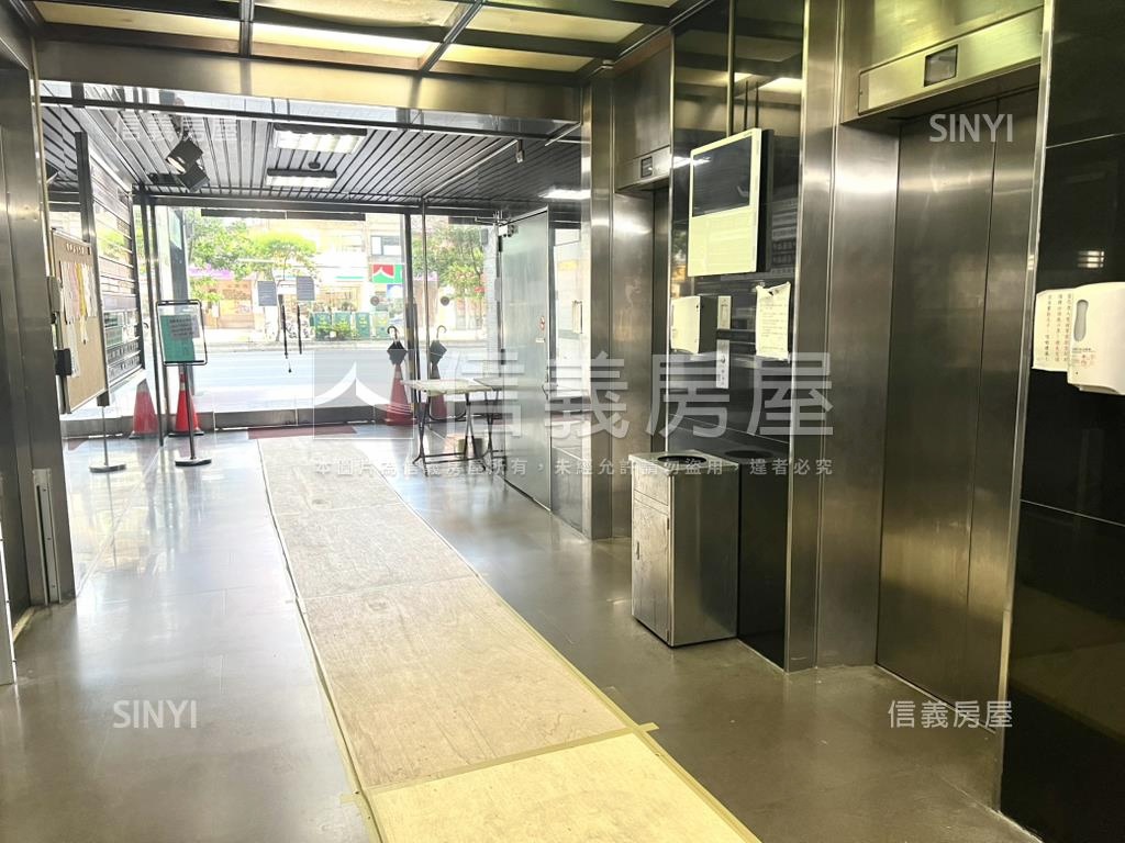 辦公大樓稀有坡平車位房屋室內格局與周邊環境