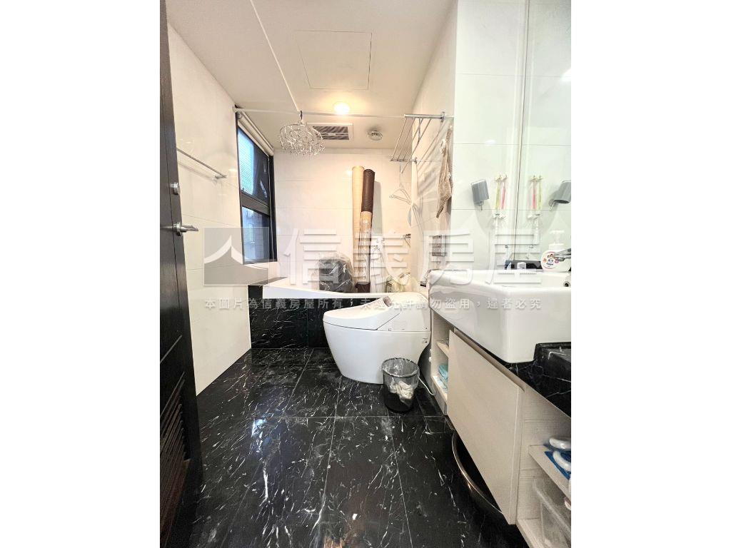 捷運～雍河院絕美３房車位房屋室內格局與周邊環境