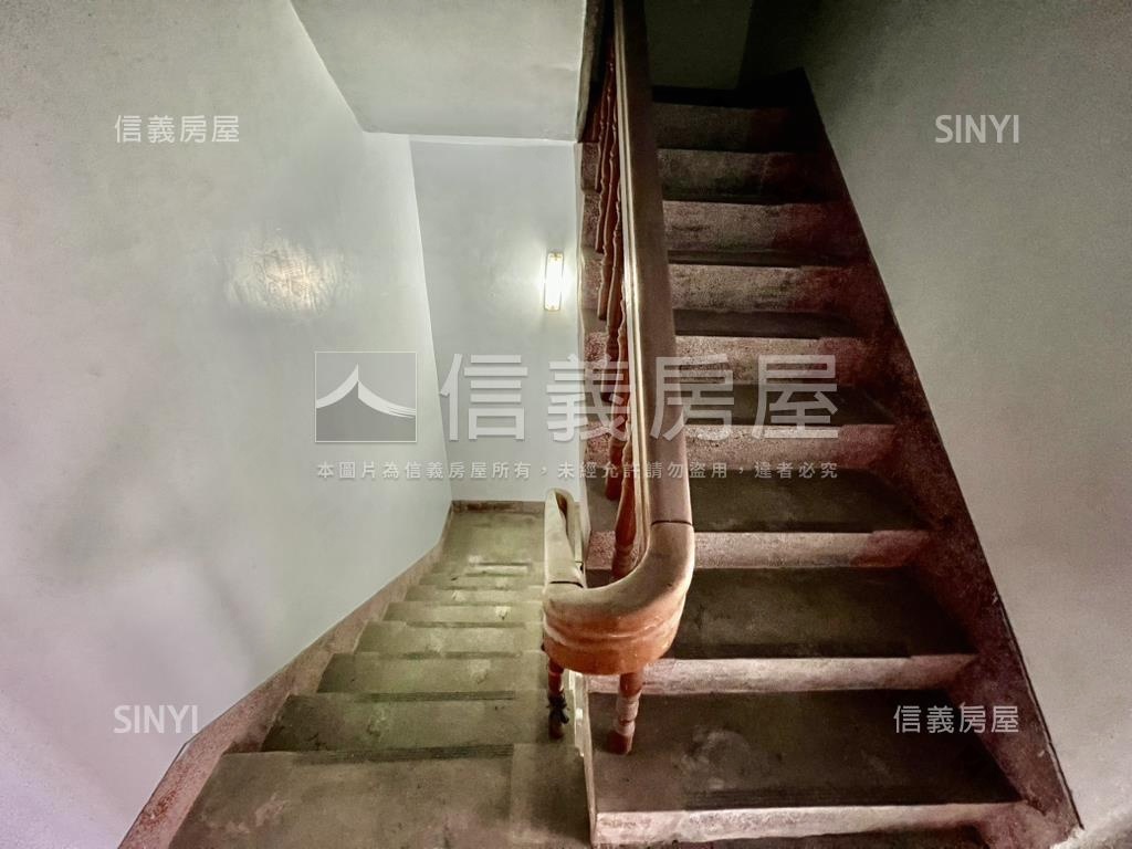 大地坪低總價前後臨路透天房屋室內格局與周邊環境