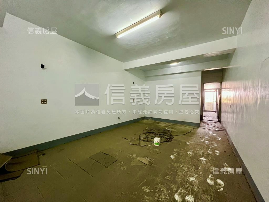 大地坪低總價前後臨路透天房屋室內格局與周邊環境