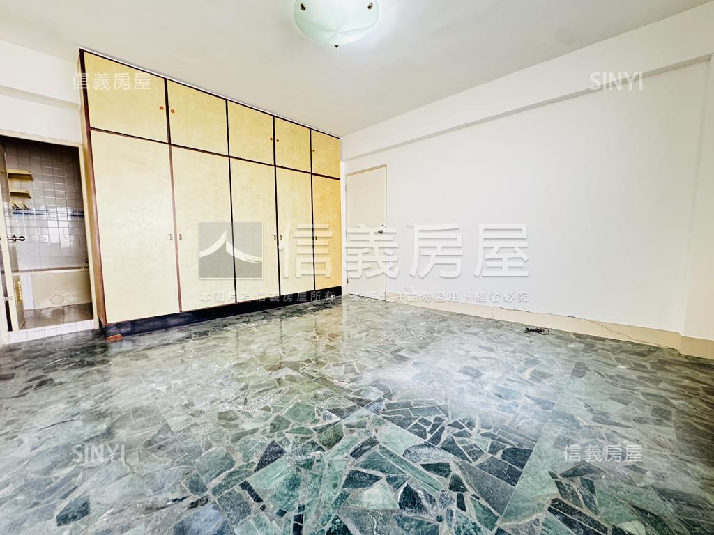 市政府．成家亮麗清新三房房屋室內格局與周邊環境
