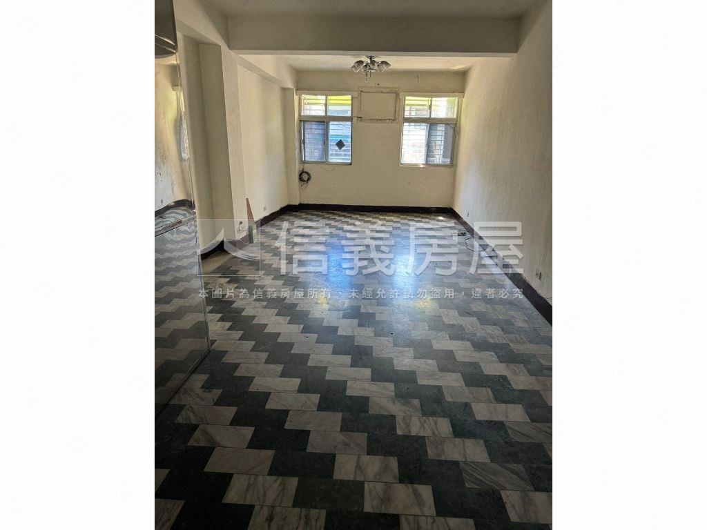 旺旺透天店面房屋室內格局與周邊環境