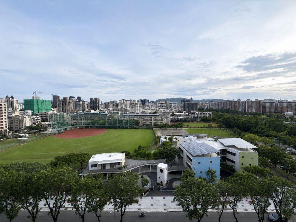 稀有校園首排景觀三房平車房屋室內格局與周邊環境