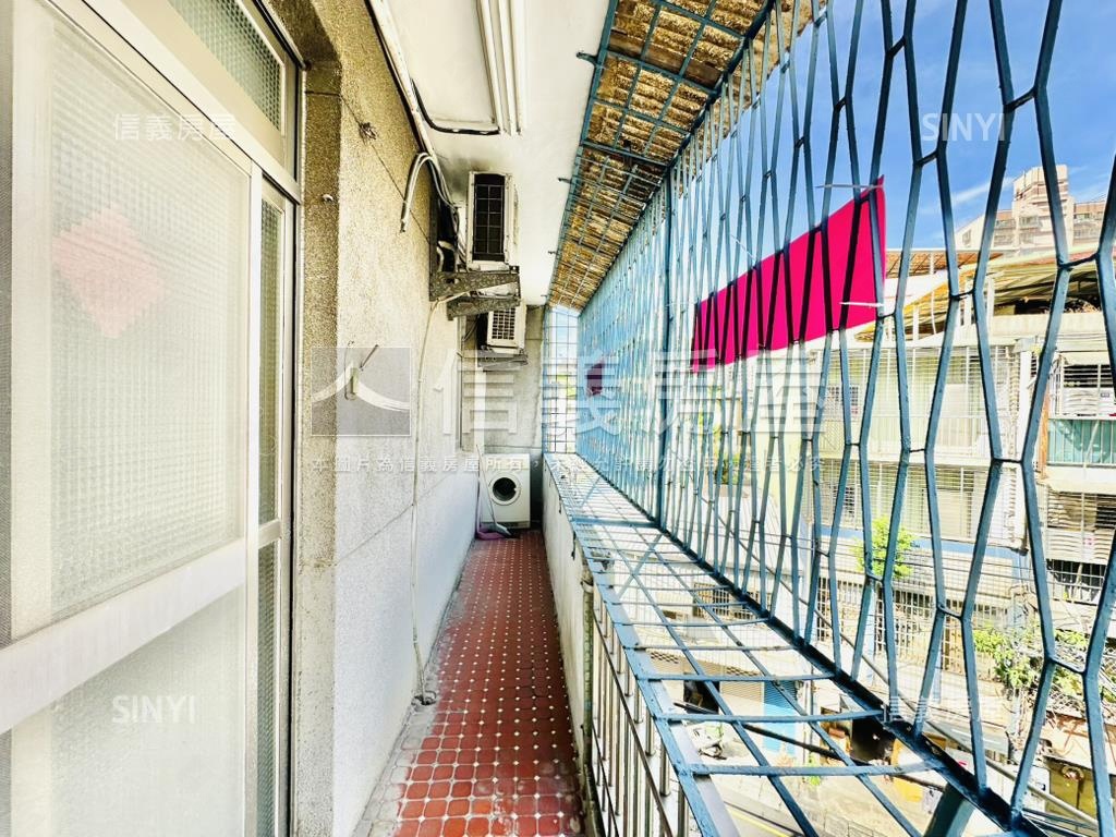 和平公園旁。邊間３房房屋室內格局與周邊環境